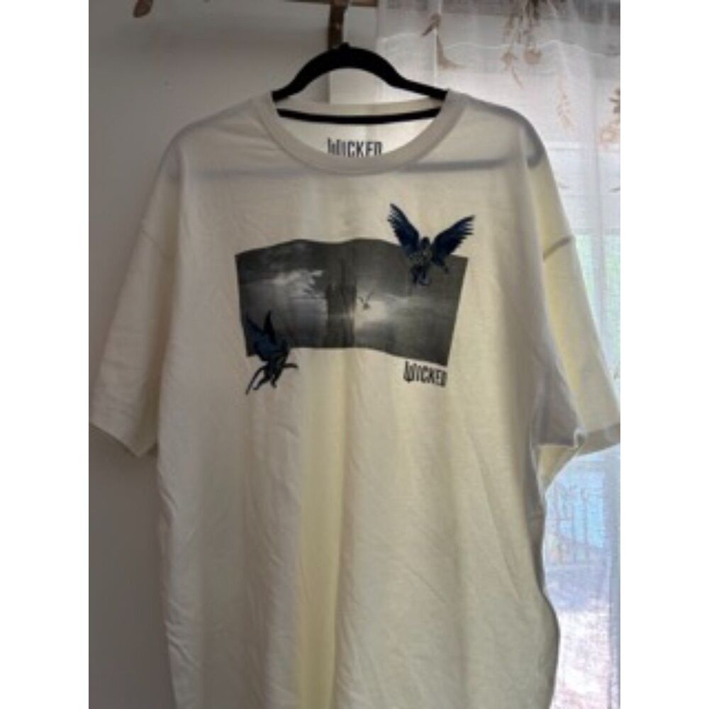 Universal Studios Wicked Movie Flying Monkey Graphic T-Shirt XL
